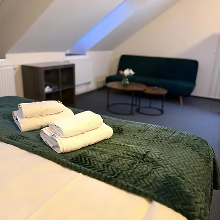 Rubys Warnemuende- 4 Bedrooms, Flexible Beds & Parking * 罗斯托克