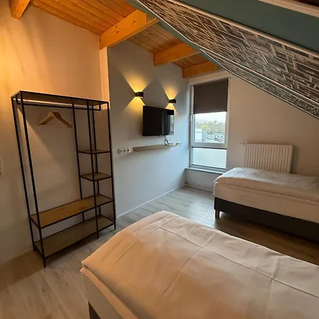 Rubys Warnemuende- 4 Bedrooms, Flexible Beds & Parking Daire *