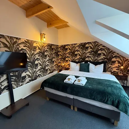 Rubys Warnemuende- 4 Bedrooms, Flexible Beds & Parking Daire *