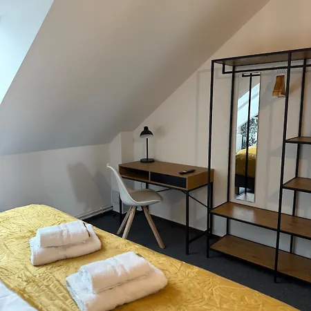 Daire Rubys Warnemuende- 4 Bedrooms, Flexible Beds & Parking *